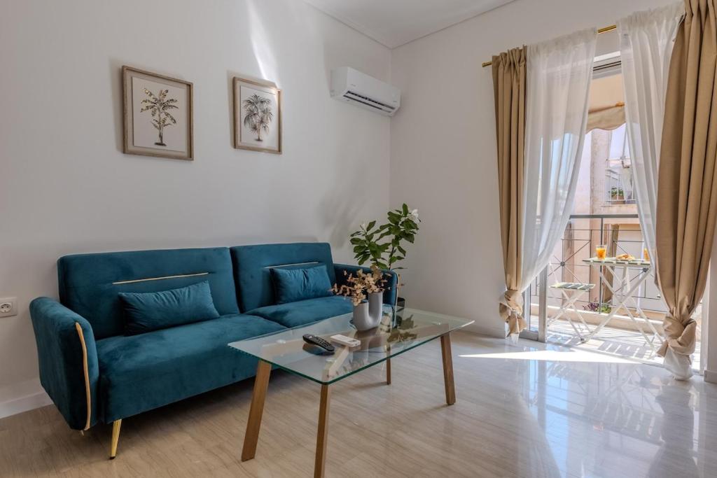 Bright 2BR Apt, Athens Base Near Sea & City