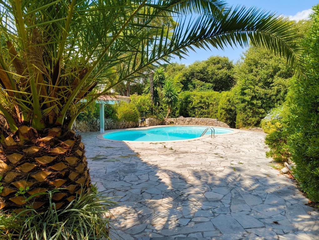 Quiet Private Garden Suite with Pool