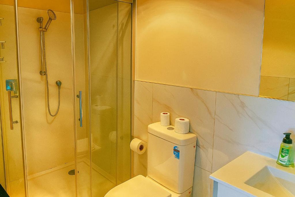 Spacious 3BR Townhouse Near Auckland City Centre - Stylish and Refreshing Stay - Resim 10