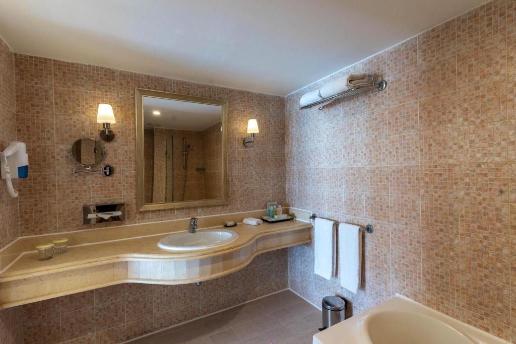 Baron Palms Adults Friendly Only 16 years plus Boutique Hotel Style - 9