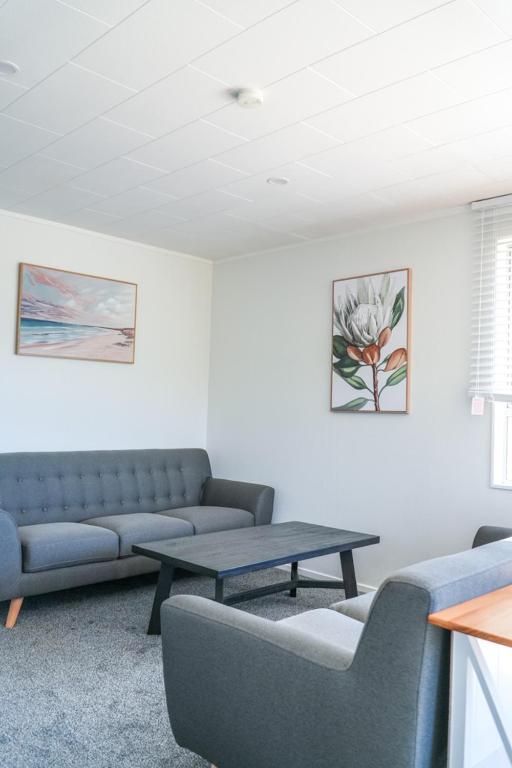 The Saints - Premium Suite - Resim 18