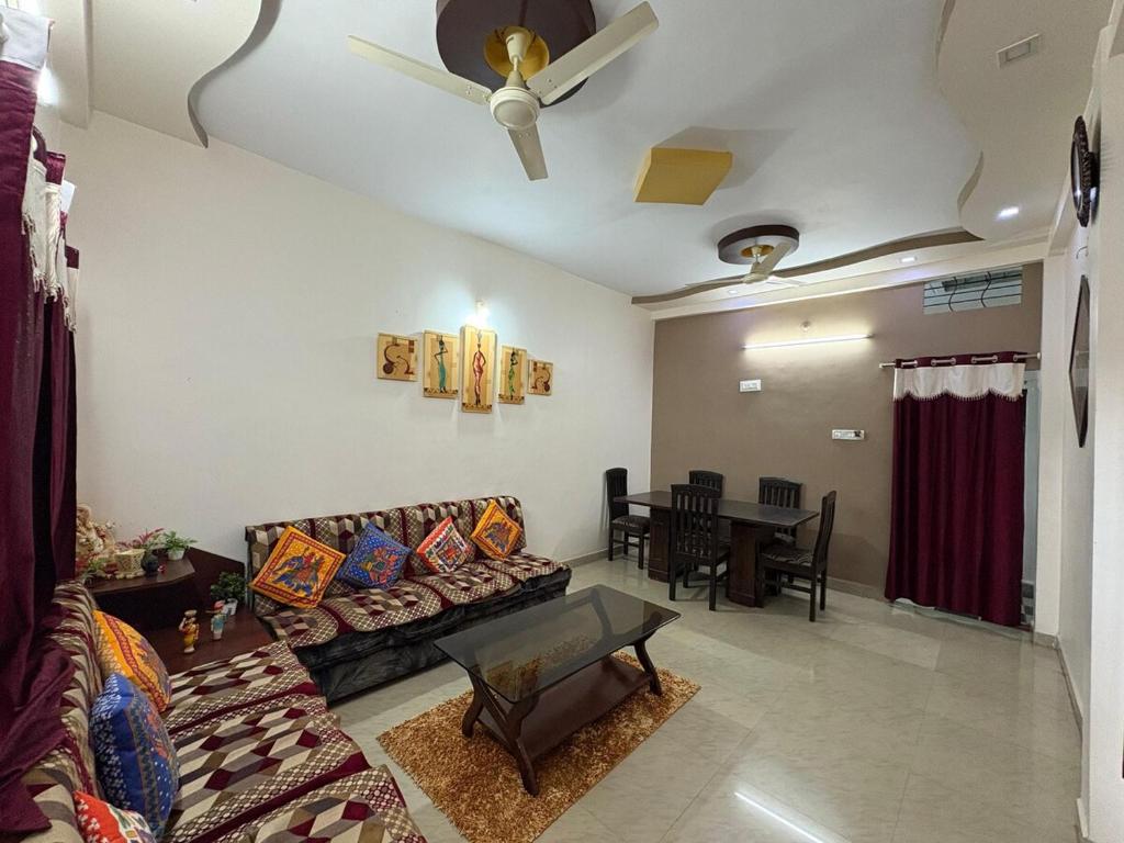 Χώρος καθιστικού στο Akshat Home Stay