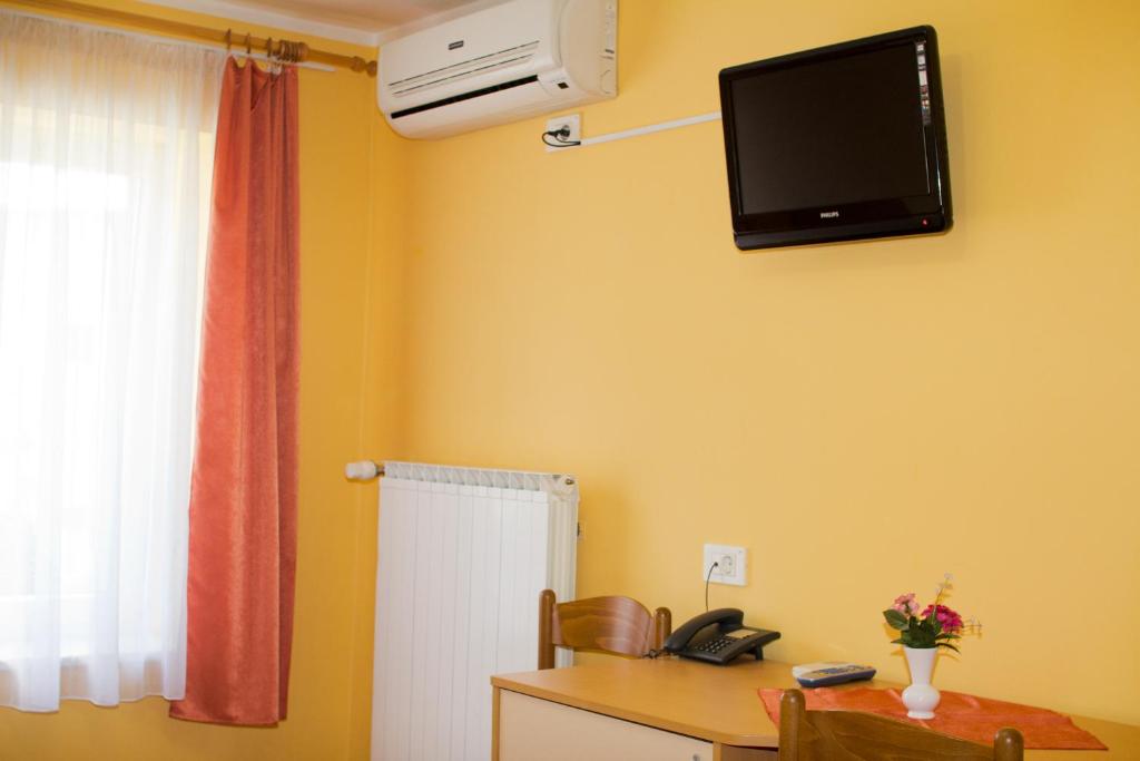 TV a/nebo společenská místnost v ubytování Guest house Bohorč