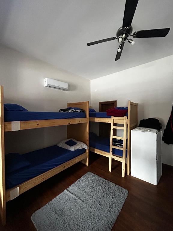 Standard 8-Bed Mixed Dorm Photo 2