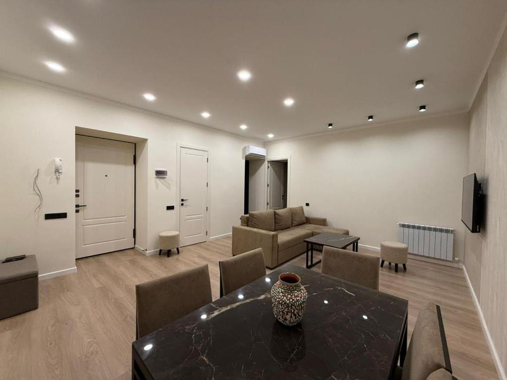 امکانات Deluxe Modern 2 bedroom Apartment in City Center, Republic Square - تصویر ۴