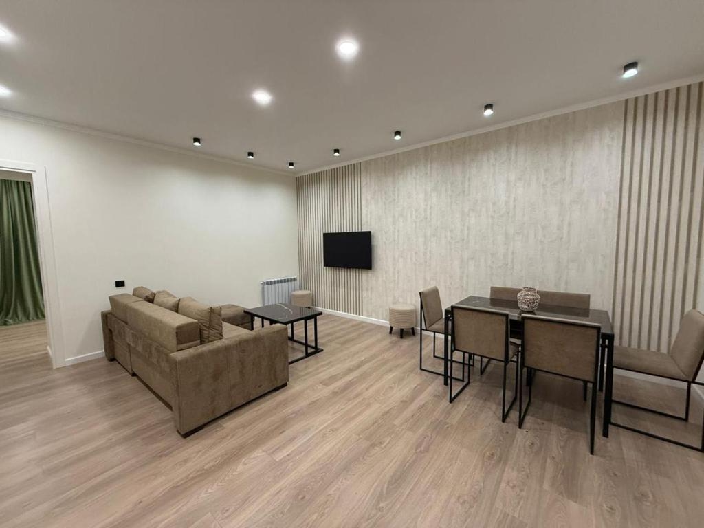 لابی و فضای عمومی Deluxe Modern 2 bedroom Apartment in City Center, Republic Square - تصویر ۵