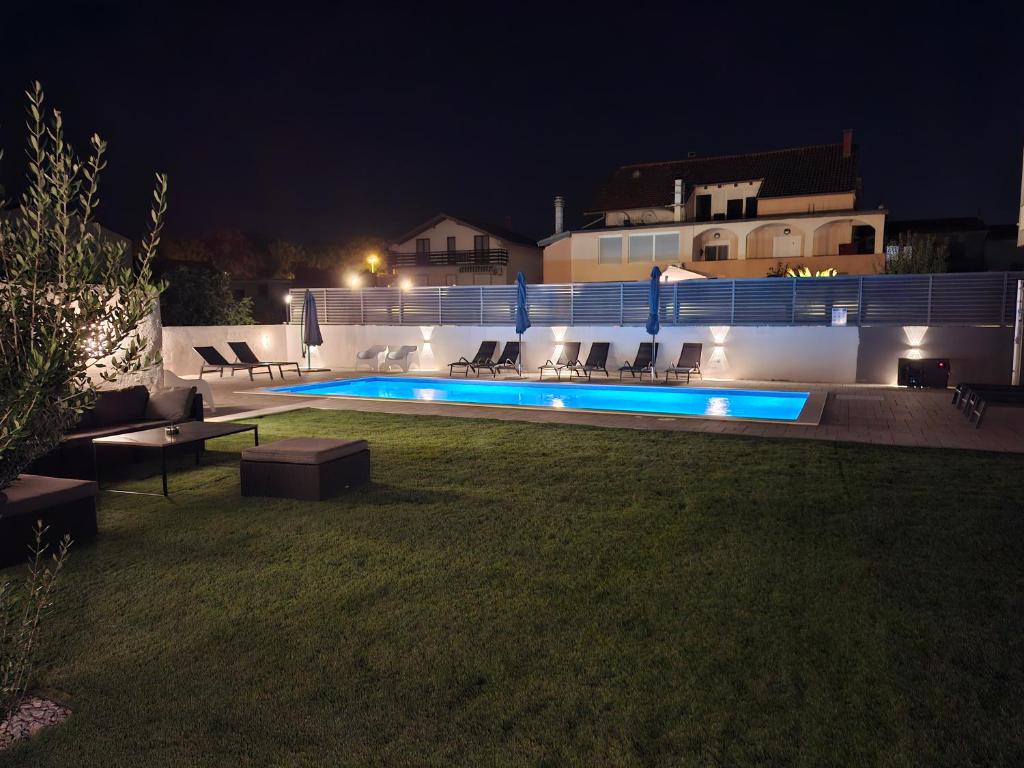 LUCY Apartments with heated saltwater pool and free private parking - 14