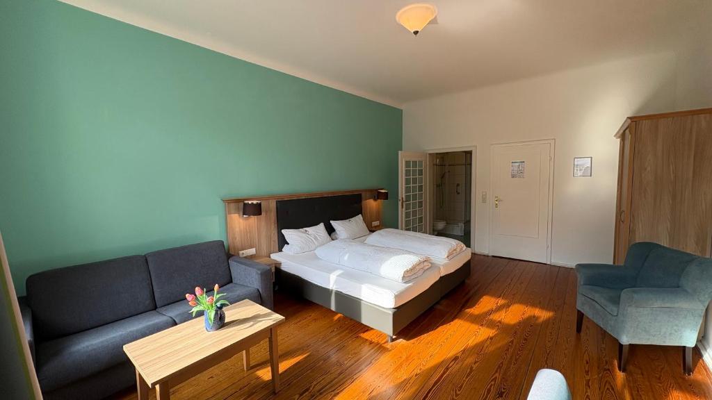 Hotel Am Kornmarkt - Resim 9