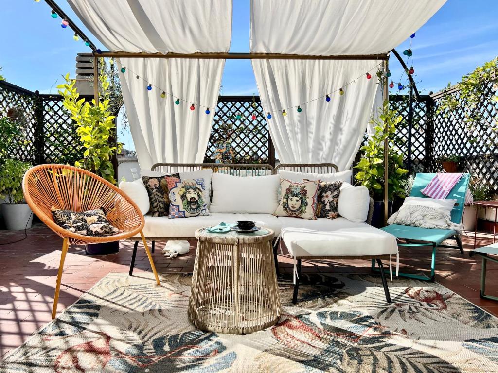 Lovely mid-century apartment with stunning terrace