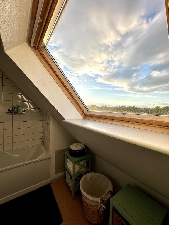 Loft vintage - spacieux 155 m2 - 4 chambres - Parking, Netflix, Wifi Fibre – photo 3