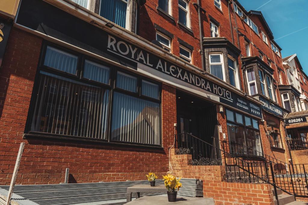 The Royal Alexandra Hotel by Compass Hospitality - Resim 9