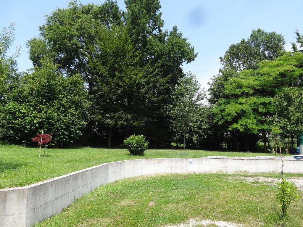 A garden outside Cà Francine