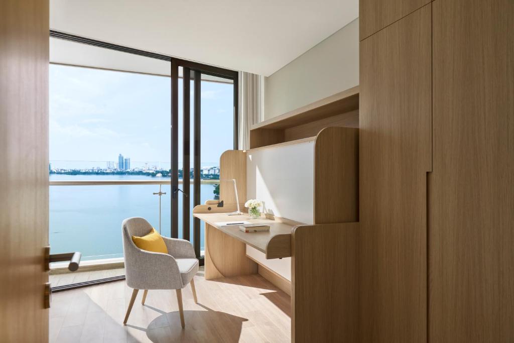 1 Bedroom Premier Suite with Study