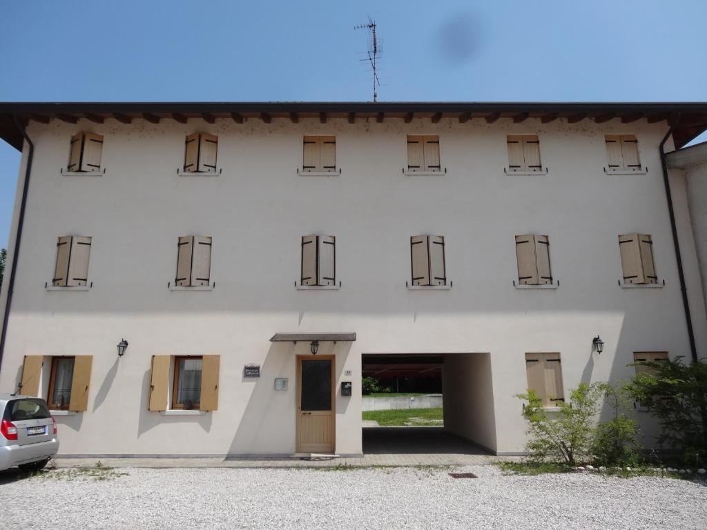 The building in which a vendégházakat is located