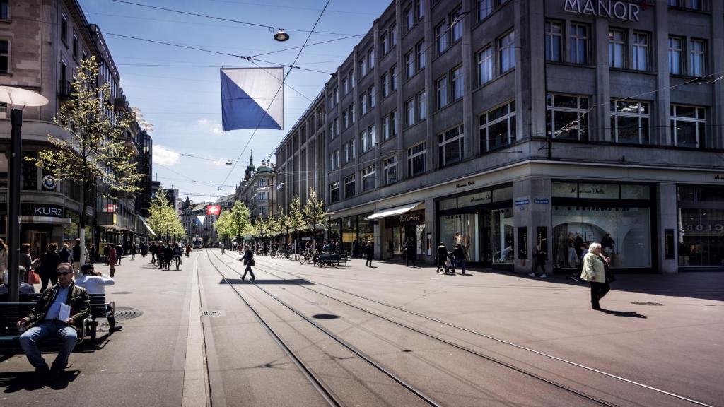 Löwenplatz Apartment near Station by Airhome - Resim 39