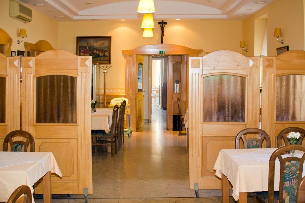 Restaurace v ubytování Guest house Bohorč