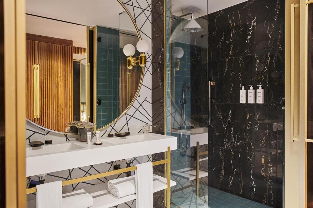 Grand Hyatt Barcelona - Habitación Premium Con Cama Extragrande Y Vistas