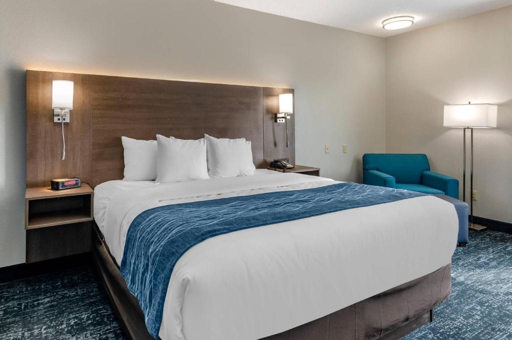 Comfort Inn & Suites Troutville-Roanoke North photo