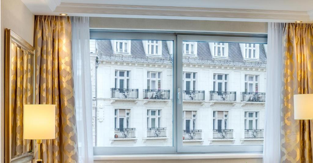 Kempinski Hotel Corvinus Budapest - Resim 3