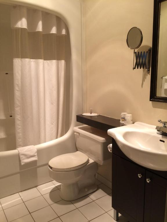 Days Inn by Wyndham Ste. Helene-de-Bagot - Kamer Met Tweepersoonsbed - Niet -roken