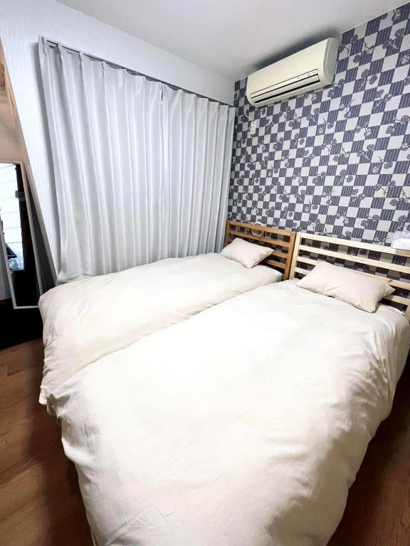 101 Nishi Shinjuku Gochome Station 5 minutes on foot