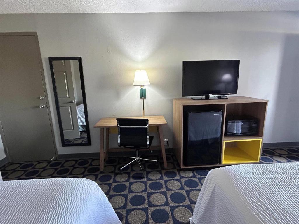 Days Inn by Wyndham Byron photo