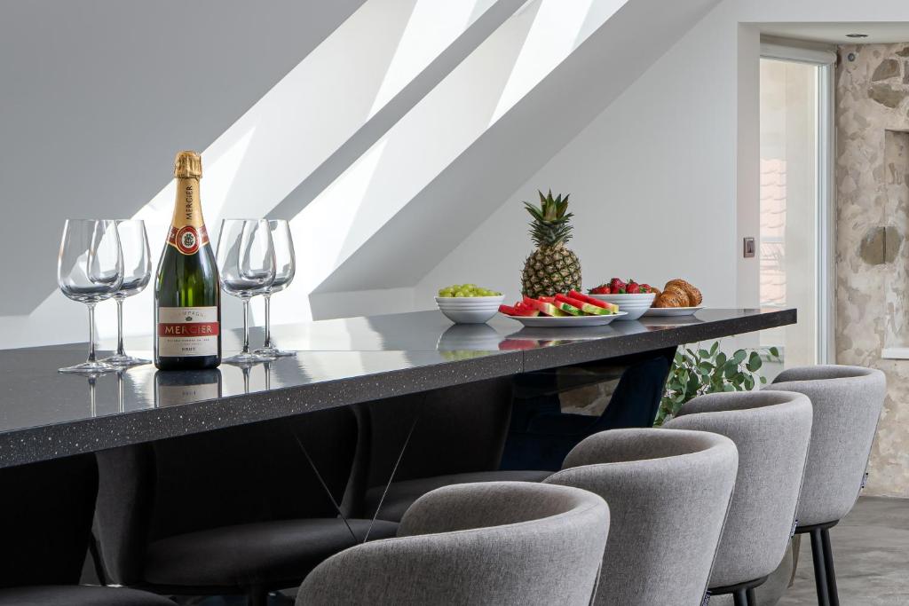 Coco Chanel Boutique Apartment by goodnite cz - 2