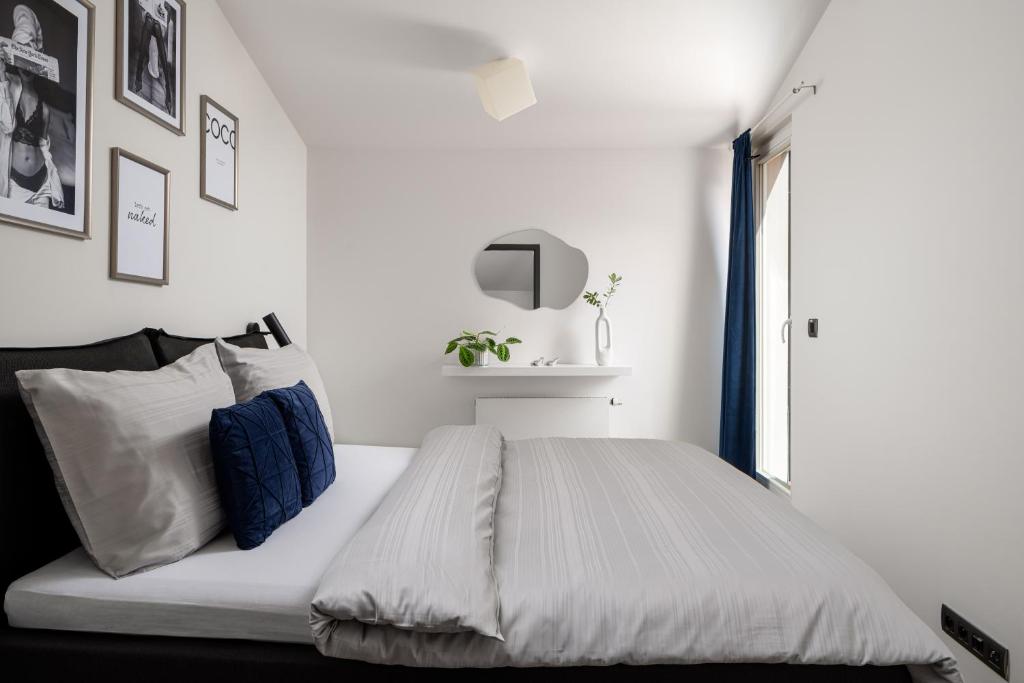 Coco Chanel Boutique Apartment by goodnite cz - 3