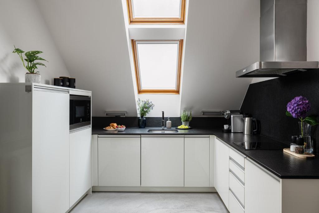 Coco Chanel Boutique Apartment by goodnite cz - 5