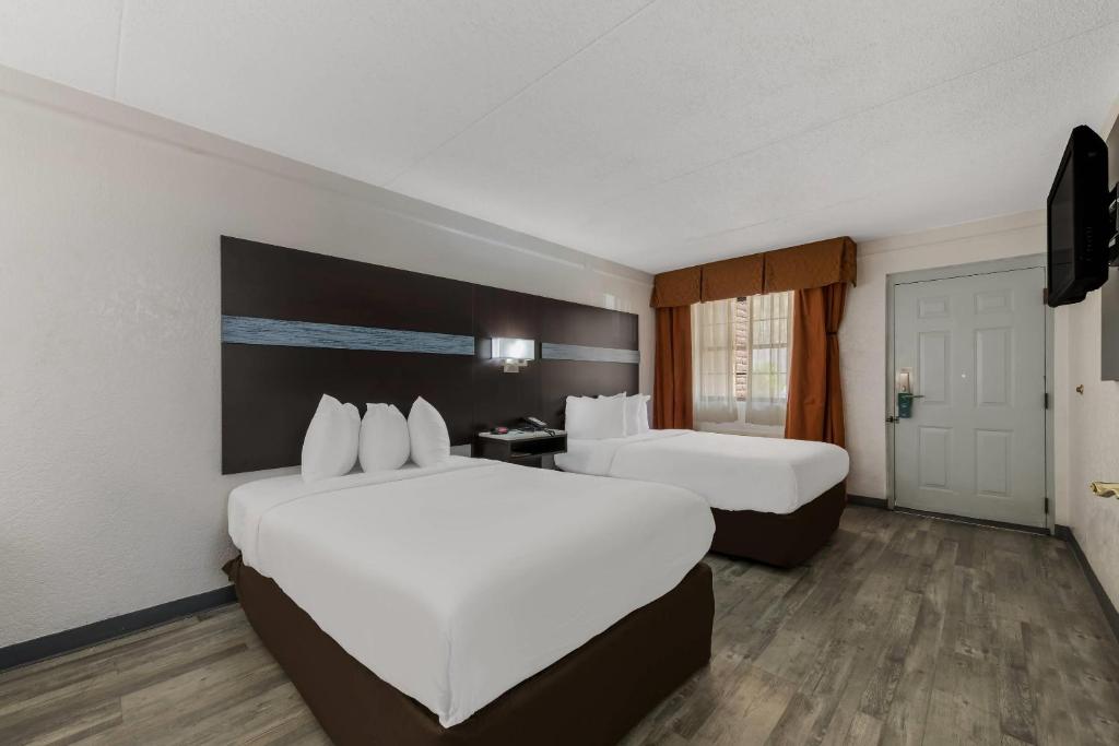 Quality Inn & Suites Airport photo