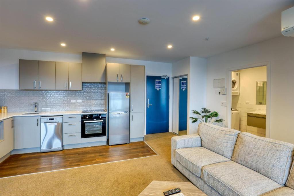 Ramada Suites By Wyndham Victoria Street West - Resim 33