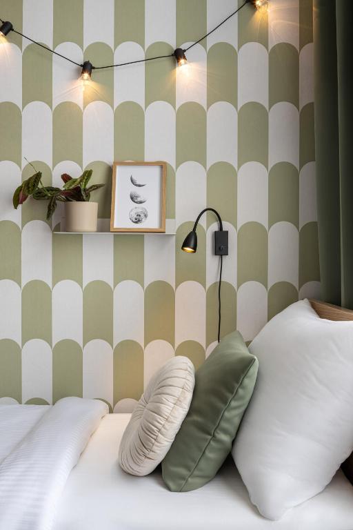 Riverside Hotel by goodnite cz - Resim 4