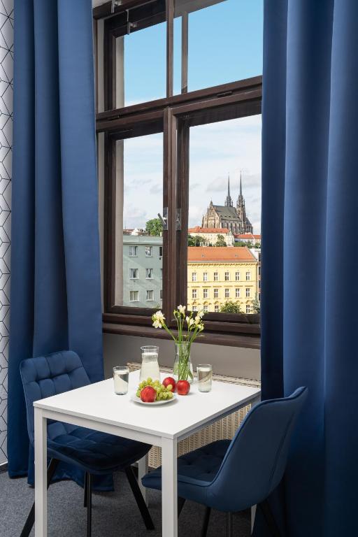 Riverside Hotel by goodnite cz - Resim 12