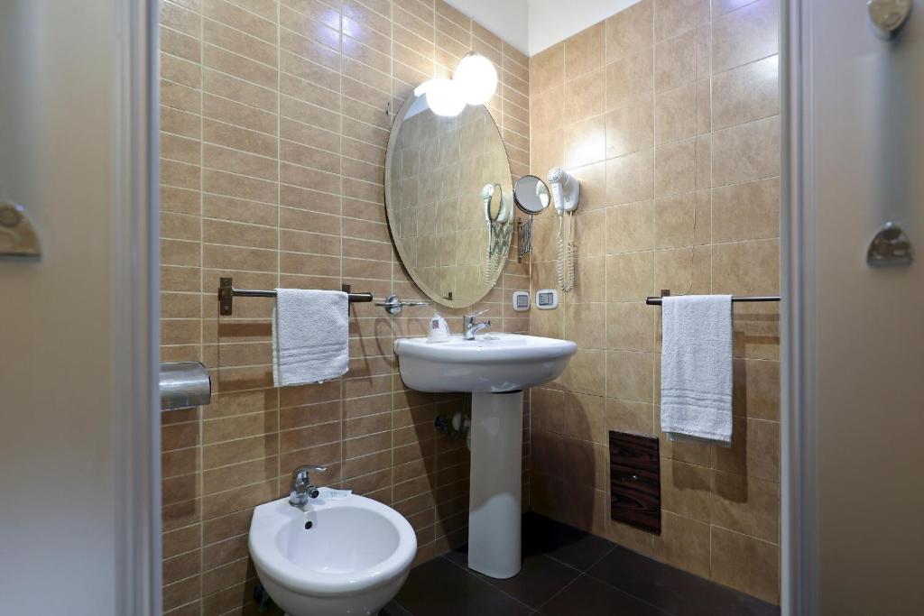 Hotel Cesare 14 - Resim 32