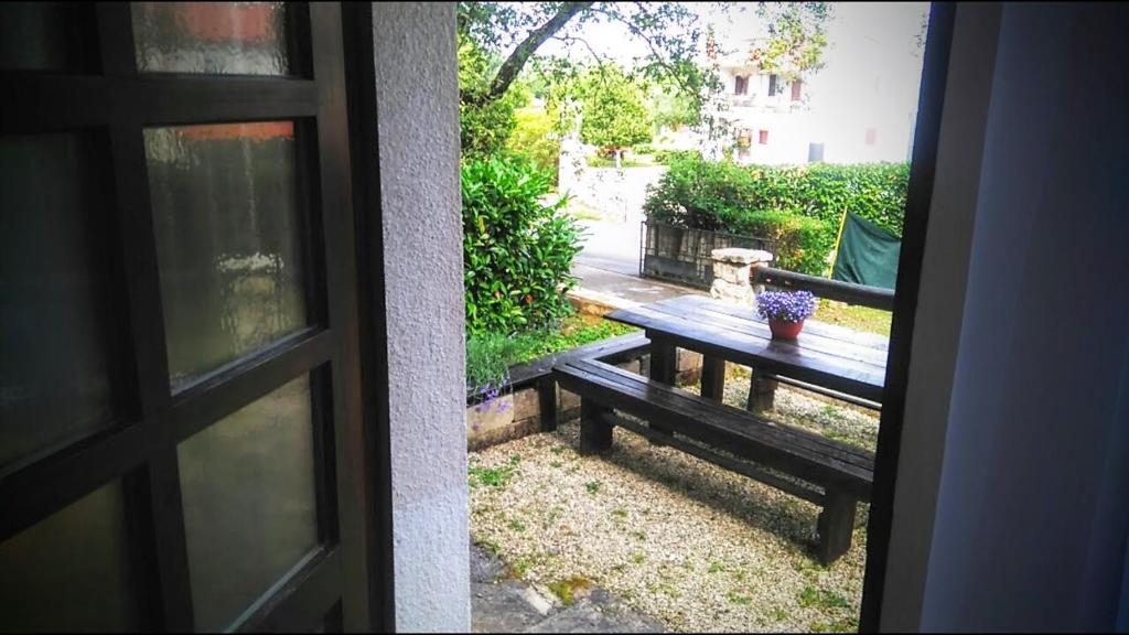 Vonkajšia záhrada v ubytovaní Apartments Kalac