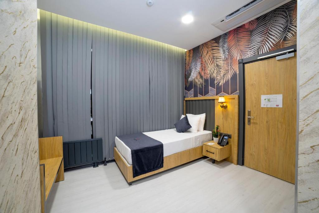 Bulton Hotel Airport - 1