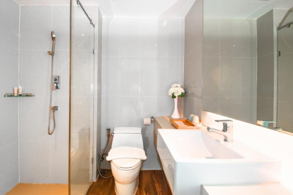 
Grand Deluxe Pantry Twin
