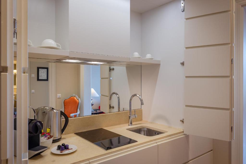 
Deluxe Suite with Spa Access 
