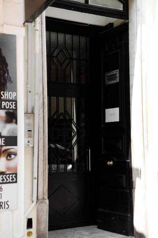 Notre Dame Hotel - Self Check-in - Resim 36