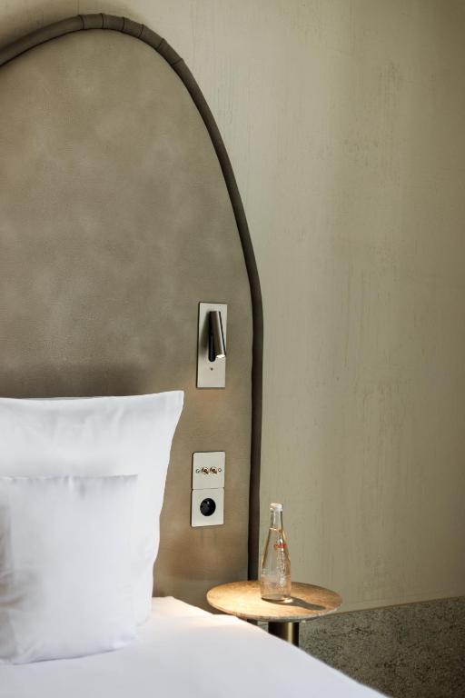 Notre Dame Hotel - Self Check-in - Resim 17