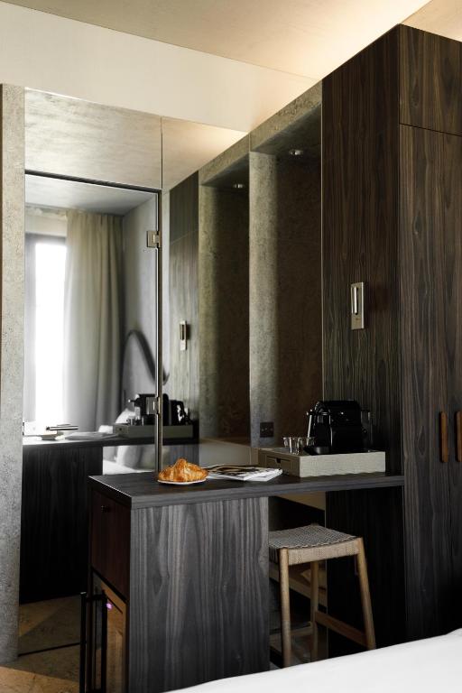 Notre Dame Hotel - Self Check-in - Resim 26