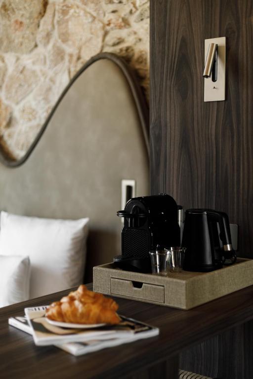 Notre Dame Hotel - Self Check-in - Resim 8