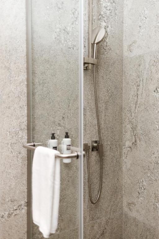 Notre Dame Hotel - Self Check-in - Resim 31