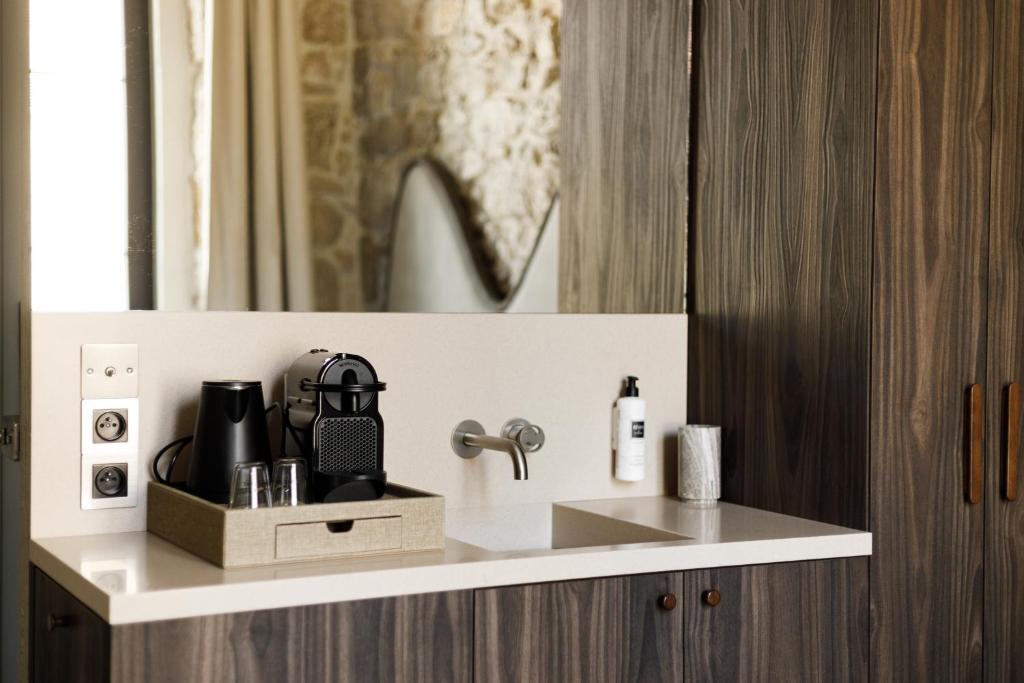 Notre Dame Hotel - Self Check-in - Resim 14