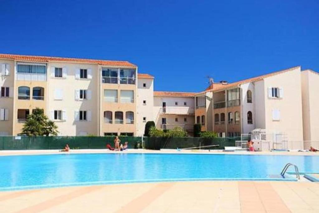 Residence "Le Lagon Bleu" with swimming pool