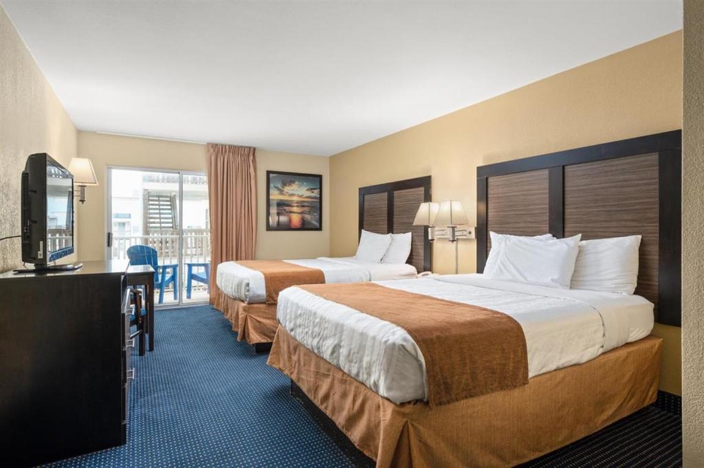 Crystal Beach Hotel - 
