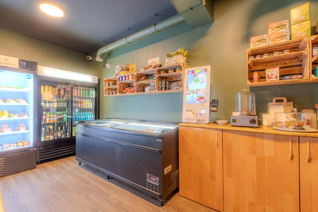 Hannover - PHIL & MAX Hotels und Apartments Messe - Resim 34