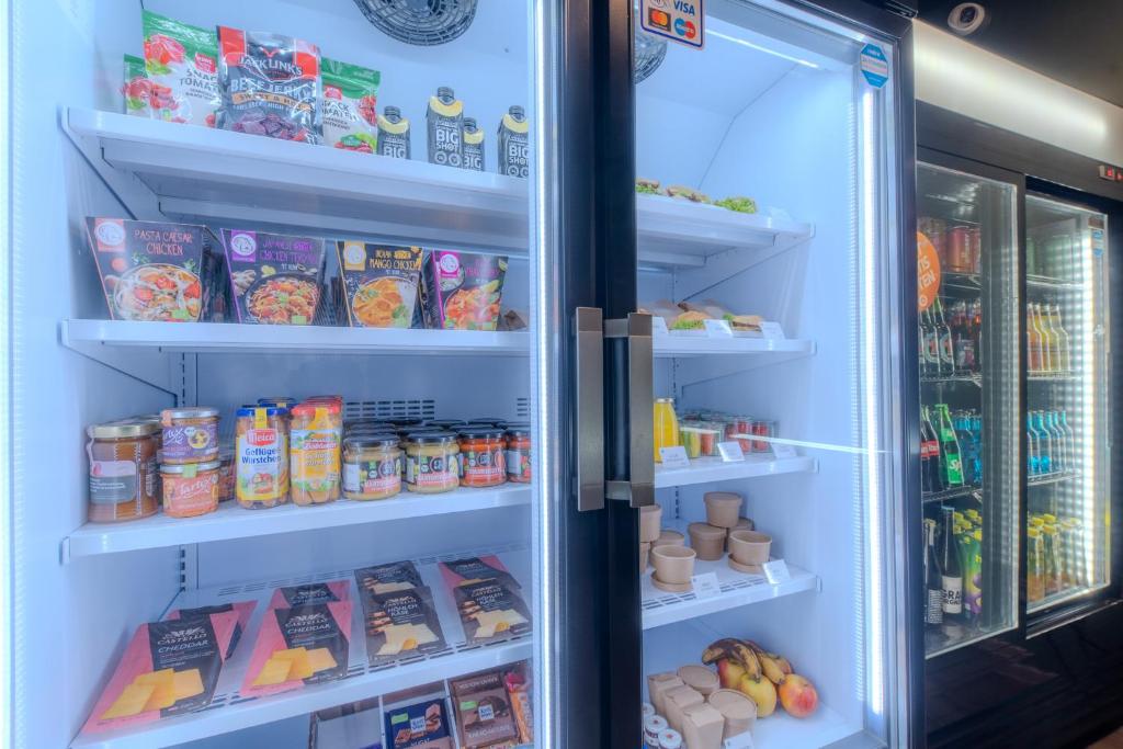 Hannover - PHIL & MAX Hotels und Apartments Messe - Resim 31