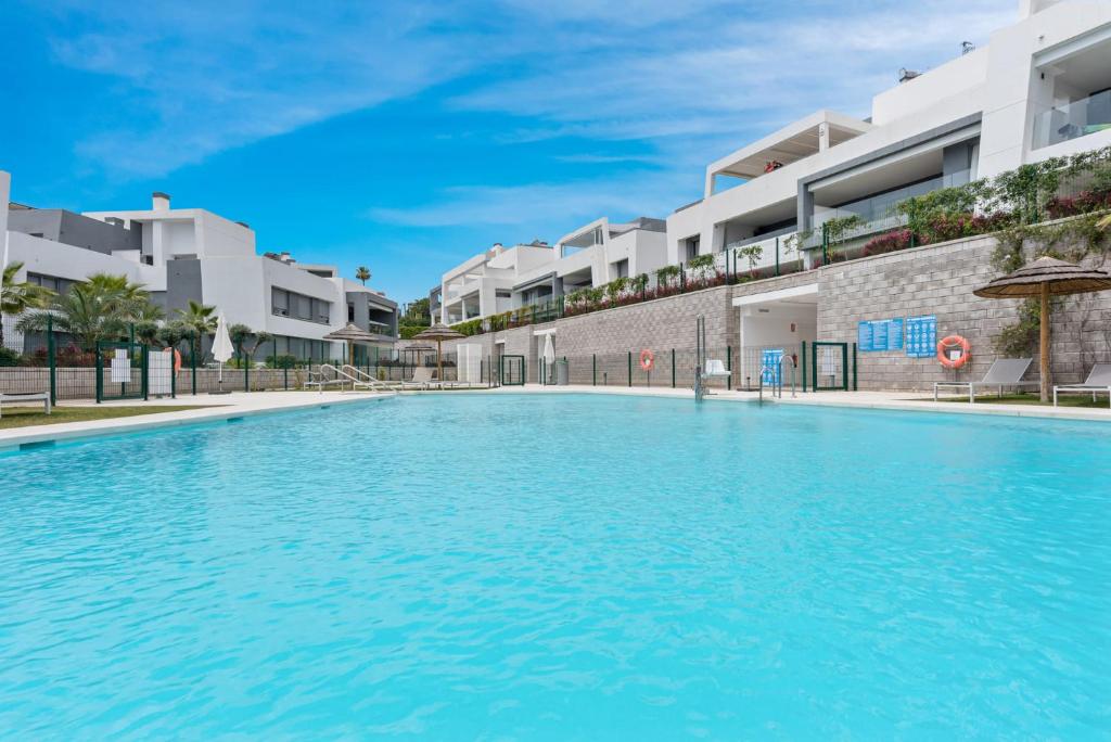 ViVi Homes - Lani - Terrace - pool - garden