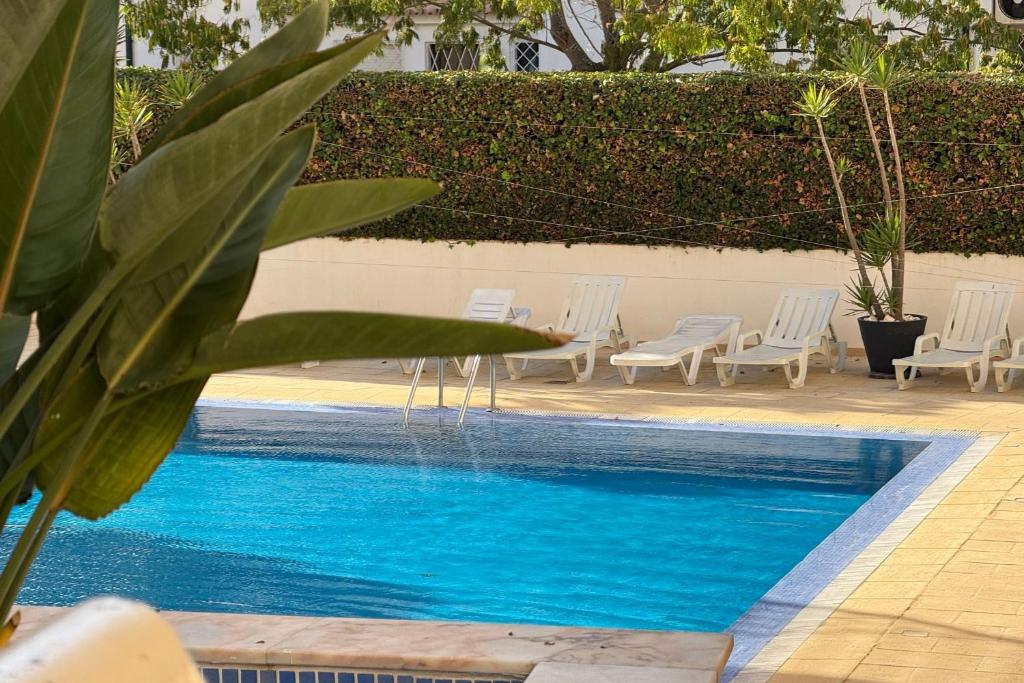 Bazén v ubytování Cozy 1Bdr Flat w Pool in Vilamoura by Lovelystay nebo v jeho okolí